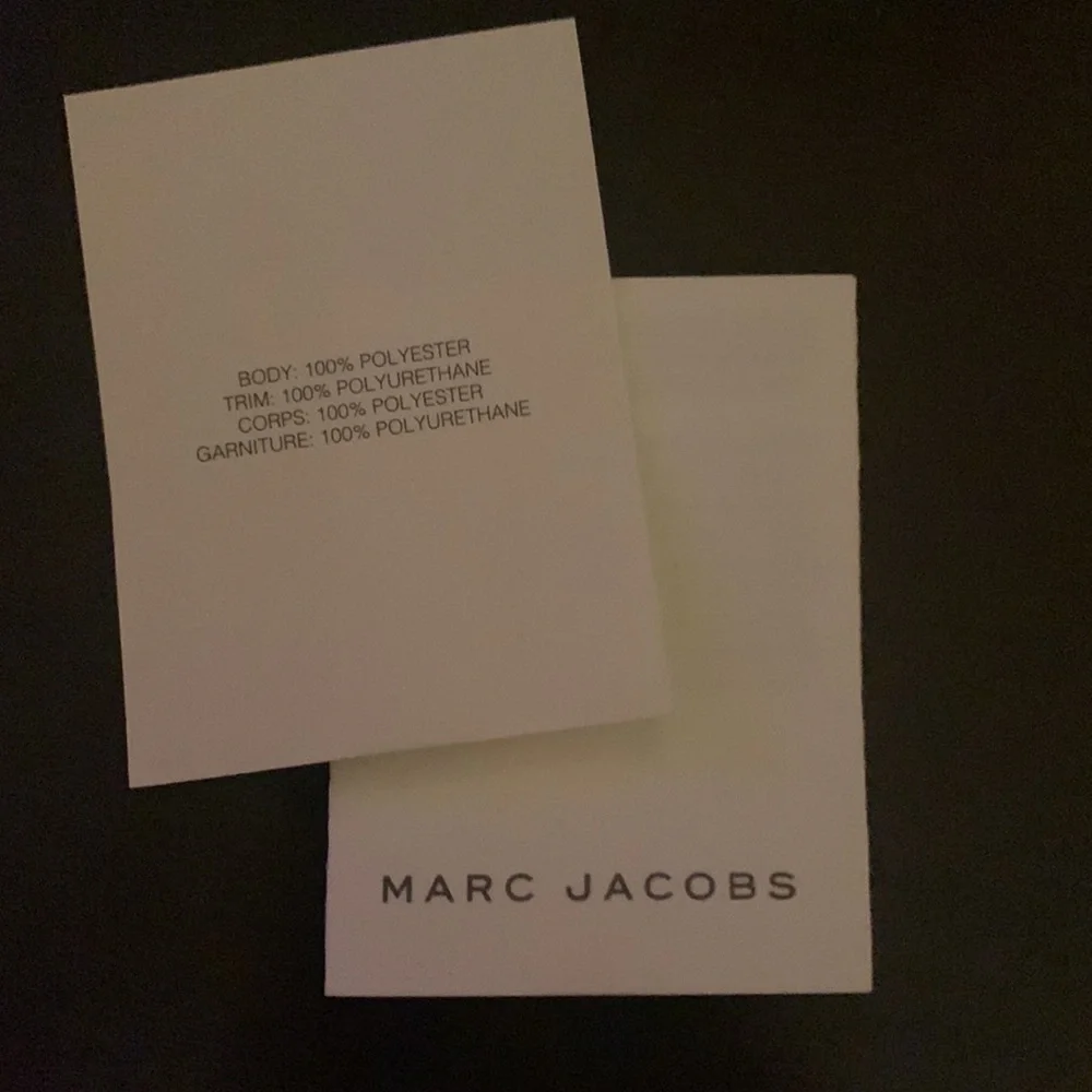 Selling a mini Marc Jacobs bag in excellent condition any questions ask 😊💕